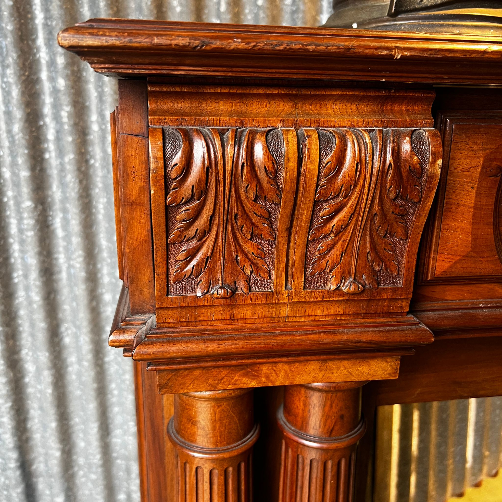 Cheminée en bois - Image 2